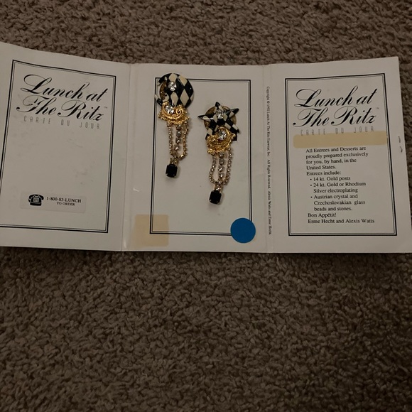 Lunch at the Ritz Twilight moon and star clip-on earring set on card 🌝⭐️🏁 - Picture 3 of 9